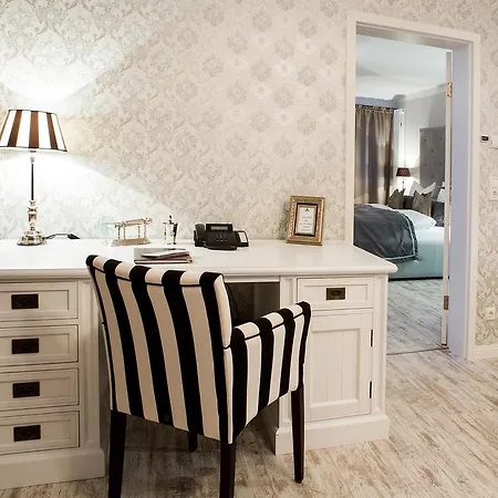 新策勒修道院酒店