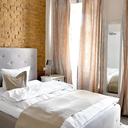 新策勒修道院酒店 酒店 4*