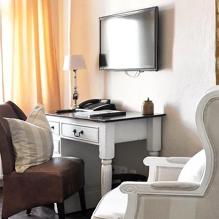 新策勒修道院酒店 4*